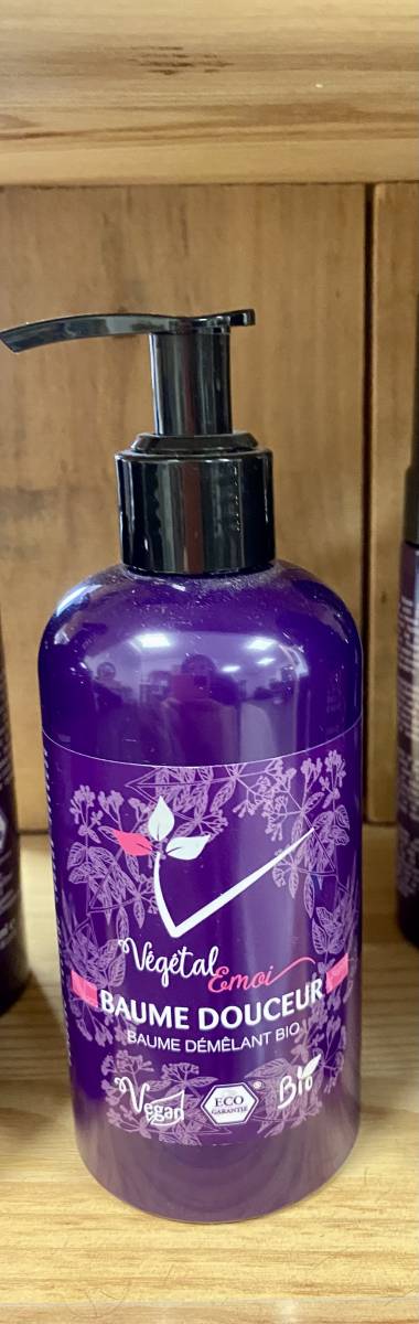 Baume Douceur : Le Démêlant Bio Végétal émoi pour une finition soyeuse